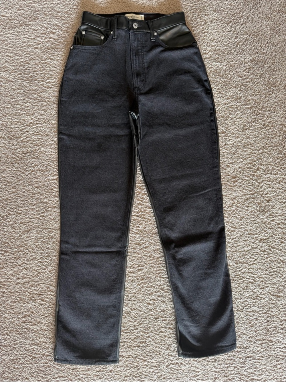 Abercrombie Ultra High Rise 90s Straight Jean